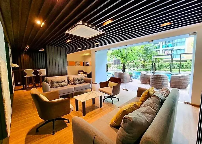 Highly Rated Sukhumvit 5min Bts Onnut Long Hotel