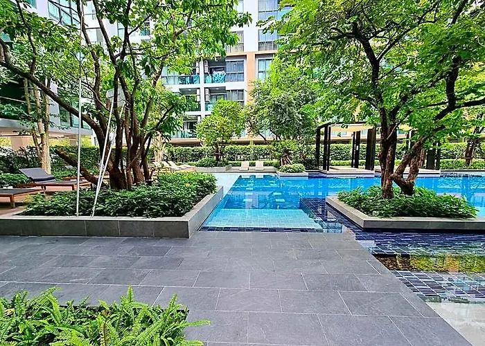 Highly Rated Sukhumvit 5min Bts Onnut Long Hotel