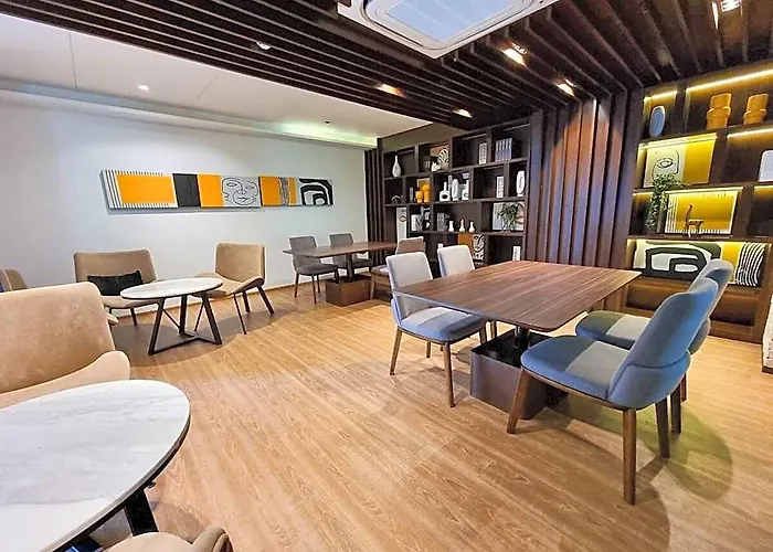 Highly Rated Sukhumvit 5min Bts Onnut Long Hotel 4*