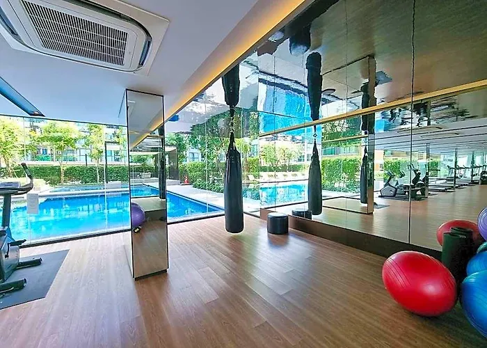 Highly Rated Sukhumvit 5min Bts Onnut Long Hotel Bangkok
